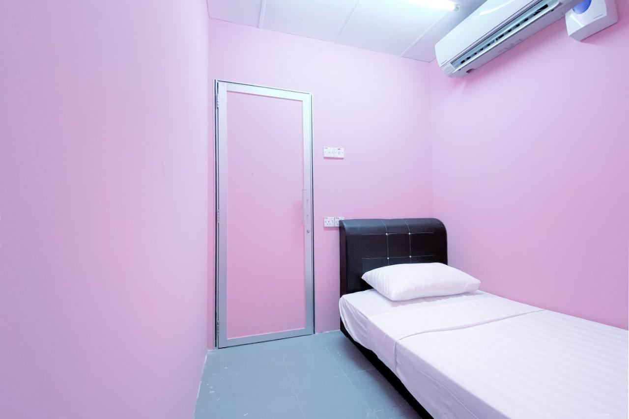 Spot On 90123 Rainbow Guest House George Town Dış mekan fotoğraf